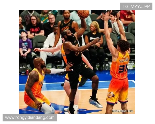 骑士险胜黄蜂七连胜米切尔32分