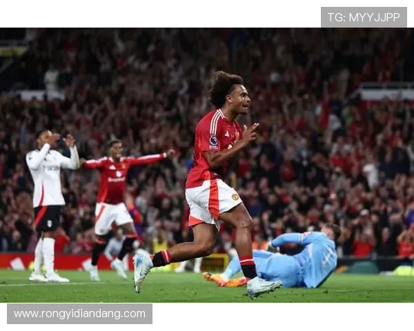 马奎尔夸张假摔反应引发热议